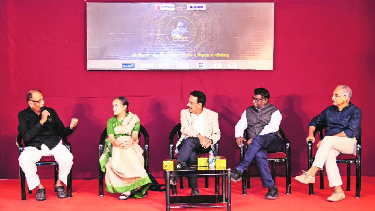 Senior writer Ramdas Phutane criticism of politics pune print news