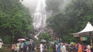 sawantwadi amboli tourism Tourists frustrated by traffic jams and parking problems