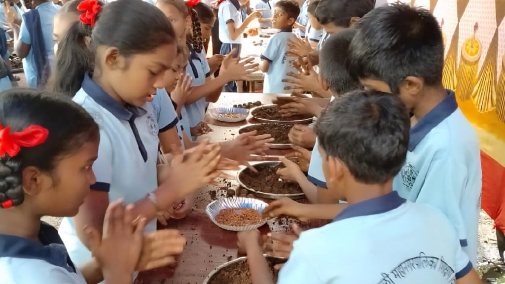 Rotary Club of Dombivli East produces over two lakh seedballs thane news