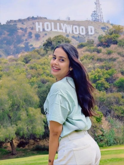 shivani rangole went to hollywood visit friends series studio