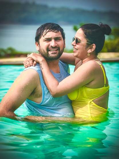 siddharth chandekar celebrates his birthday with friends