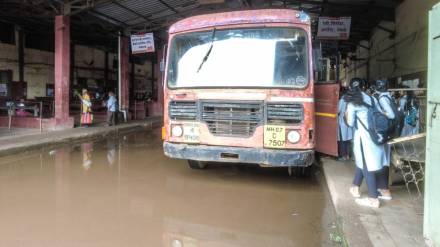passenger problems at bus depot in Sawantwadi