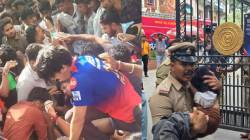 Stampede in RCB Victory Parade : “लोक गर्दीत चेंगरुन मरत होते, पाण्यासाठी तडफड…”; बंगळुरु येथील चिन्नास्वामी मैदानाबाहेर झालेल्या घटनेबाबत प्रत्यक्षदर्शीने काय सांगितलं?