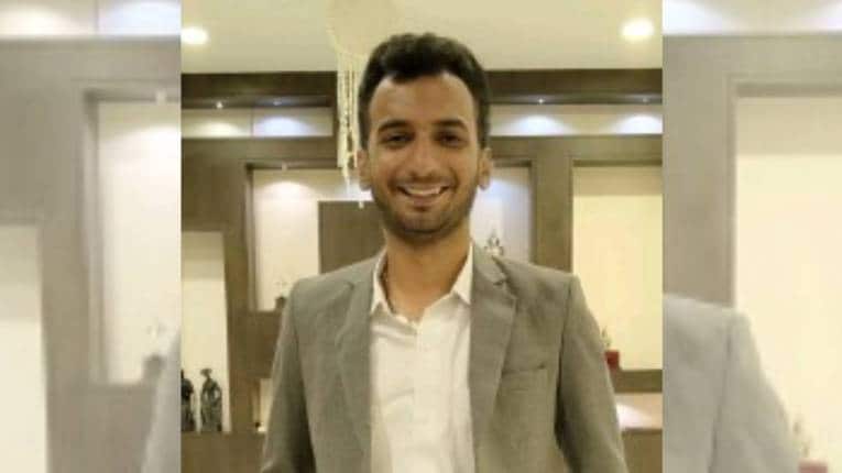 Success Story: कष्टाचं फळ मिळतंच! वॉचमन ते ‘आयआयएम’मध्ये निवड होण्यासाठी मेहनत; दीपेशचा संघर्षमय प्रवास