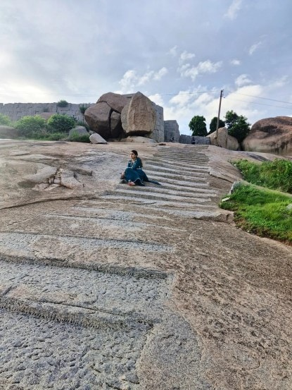marathi actress kiran gaikwad wife vaishnavi kalyankar went to hampi
