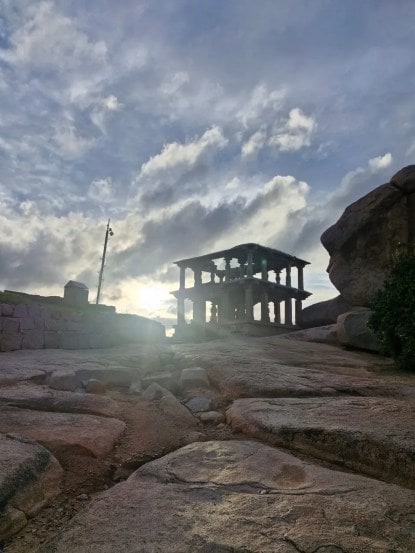 marathi actress kiran gaikwad wife vaishnavi kalyankar went to hampi