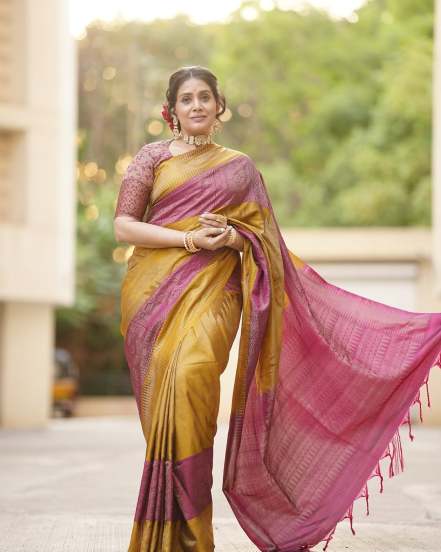 sonali kulkarni marathi actress