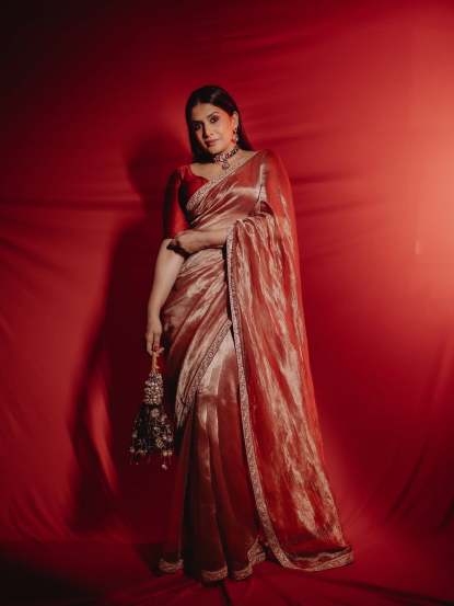 sonali kulkarni marathi actress