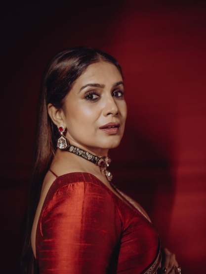 sonali kulkarni marathi actress